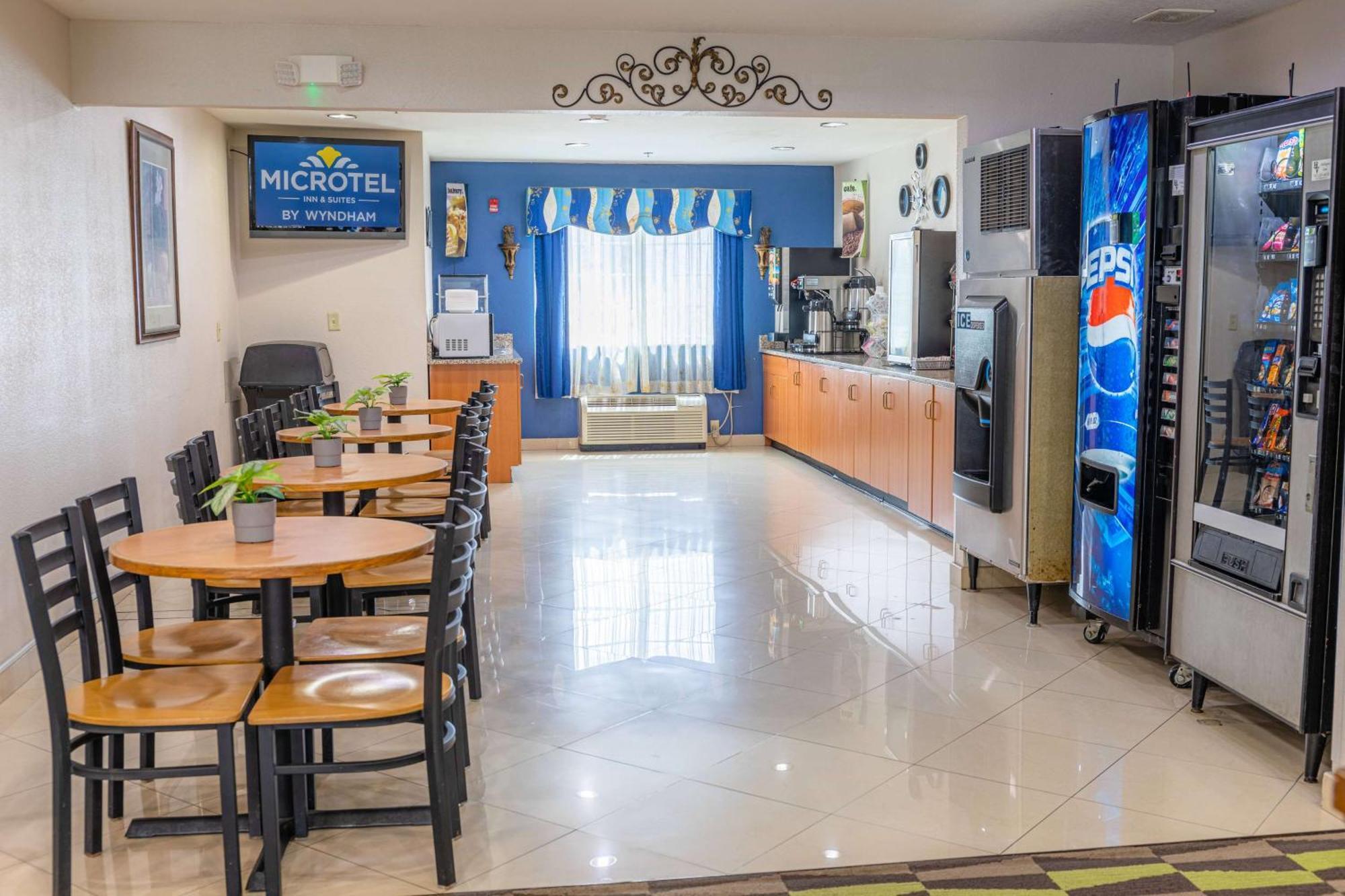Microtel Inn & Suites By Wyndham Kingsland Naval Base I-95 Exteriér fotografie